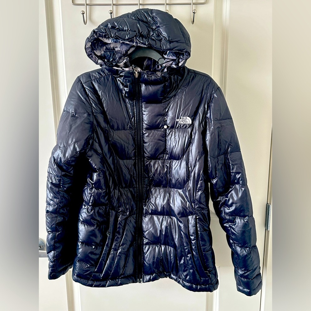 Like new The North Face Puffer, 600 down. Fully reversible